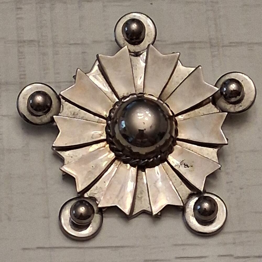 Vintage Starburst Pendant Brooch Pin Silver Tone Brutalist Art Deco